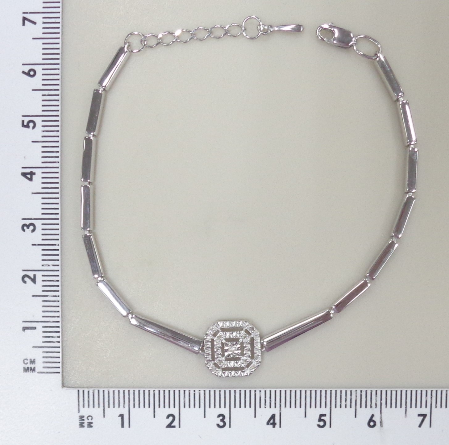 Серебряный браслет с бриллиантами